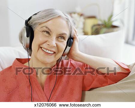 Most Secure Senior Online Dating Service For Relationships No Money Needed