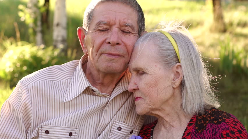 Looking For Online Dating Sites To Meet Seniors